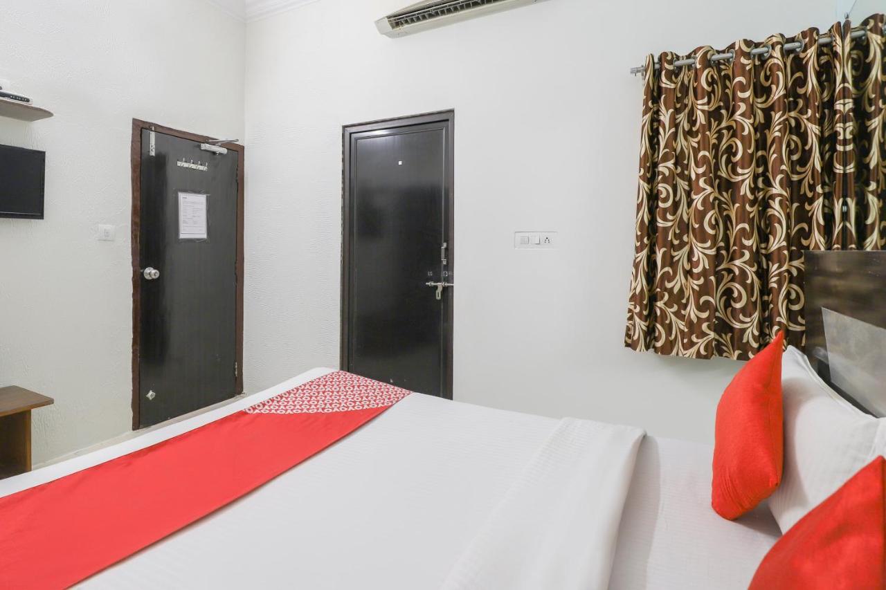 Hotel Jasmine Ahmedabad Eksteriør bilde