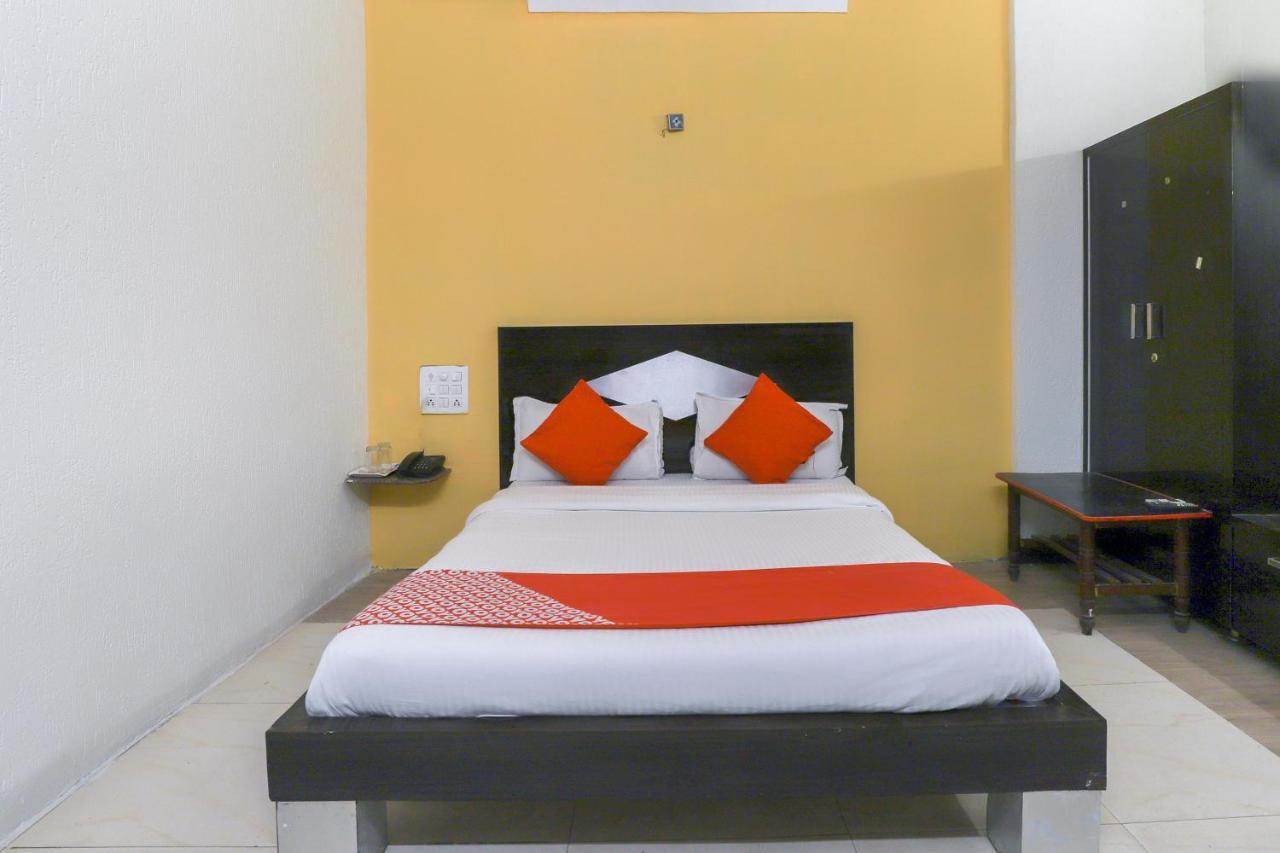 Hotel Jasmine Ahmedabad Eksteriør bilde