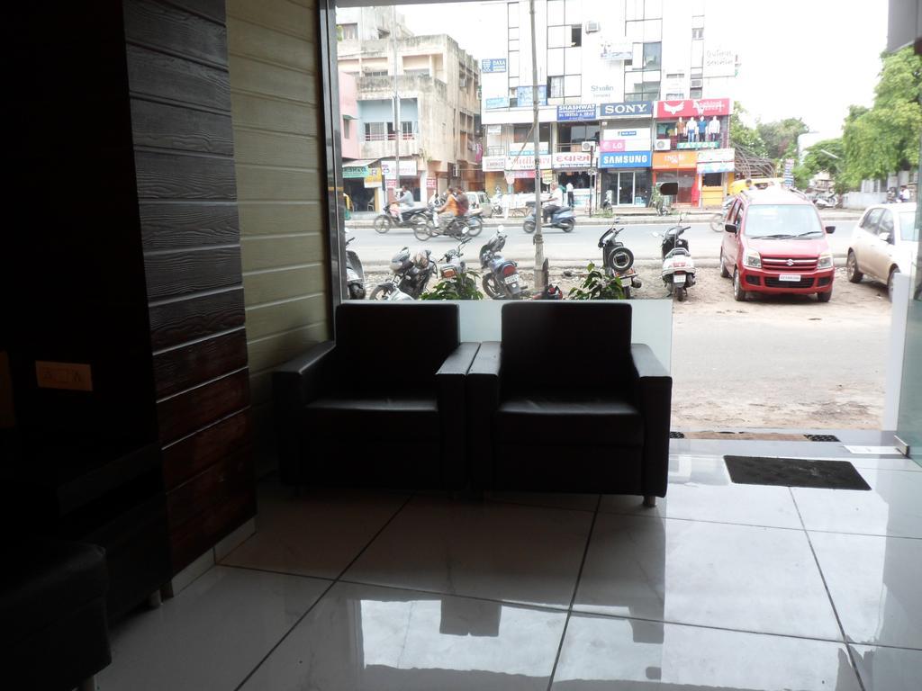 Hotel Jasmine Ahmedabad Eksteriør bilde