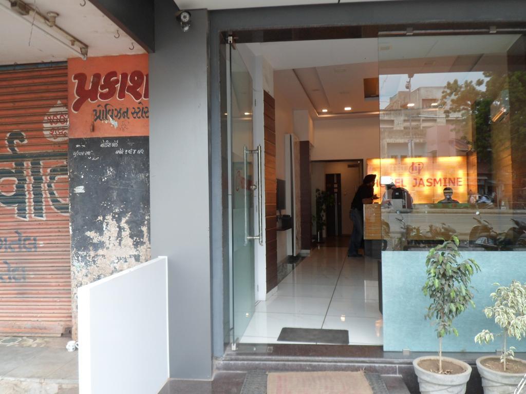 Hotel Jasmine Ahmedabad Eksteriør bilde