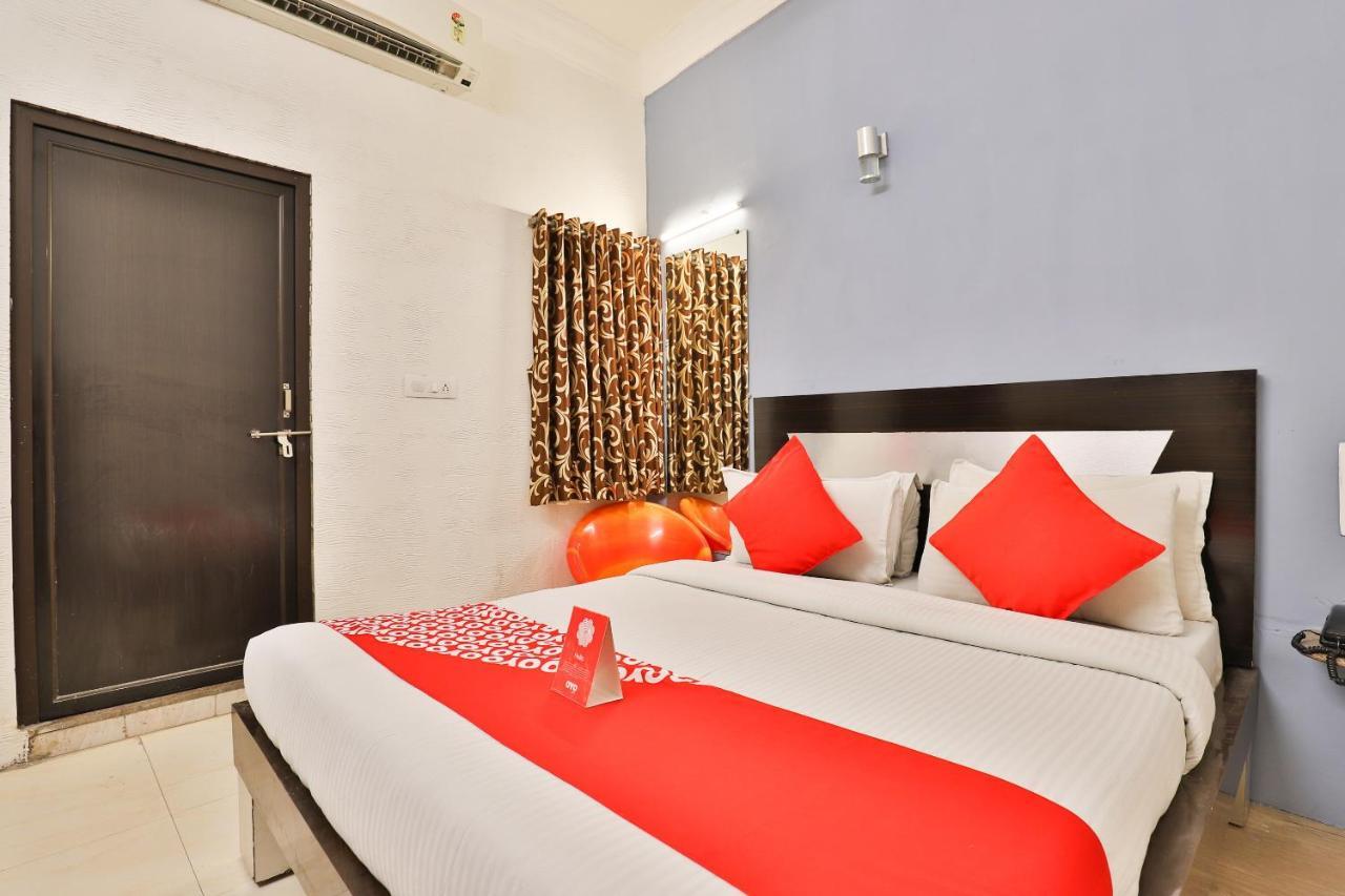 Hotel Jasmine Ahmedabad Eksteriør bilde