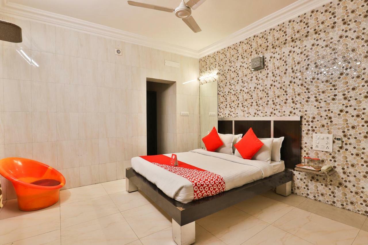 Hotel Jasmine Ahmedabad Eksteriør bilde