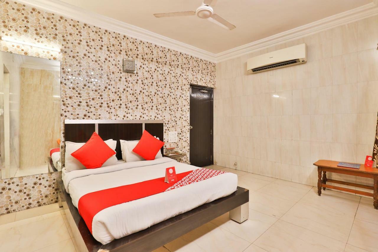 Hotel Jasmine Ahmedabad Eksteriør bilde